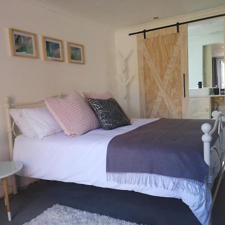 Secure, Private, Queen Room Close To Airport Port Elizabeth Eksteriør billede