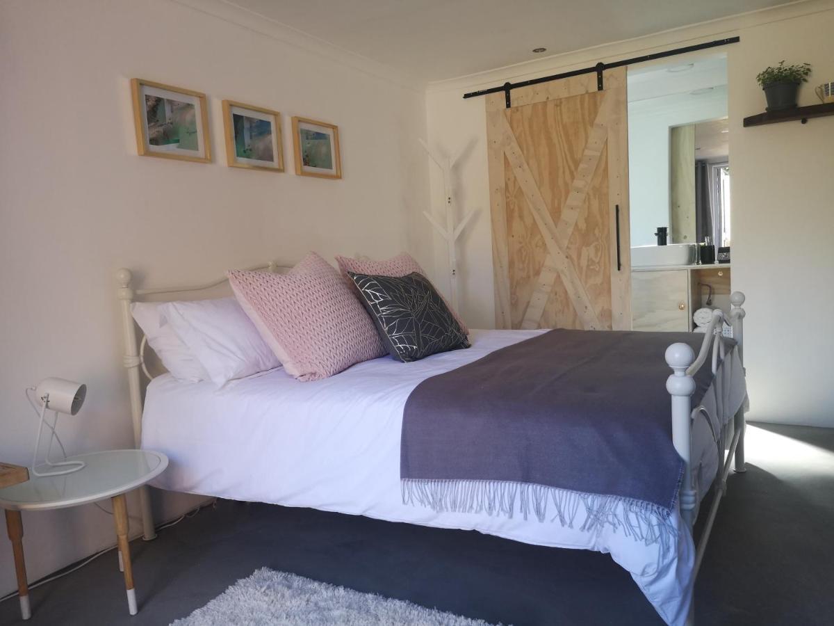 Secure, Private, Queen Room Close To Airport Port Elizabeth Eksteriør billede