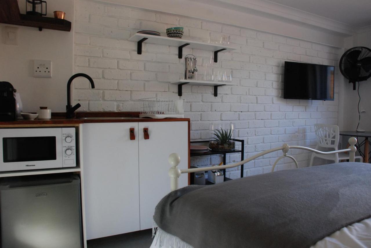 Secure, Private, Queen Room Close To Airport Port Elizabeth Eksteriør billede