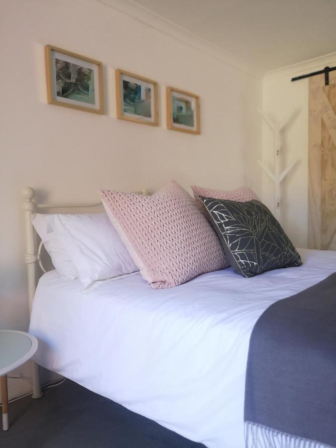 Secure, Private, Queen Room Close To Airport Port Elizabeth Eksteriør billede
