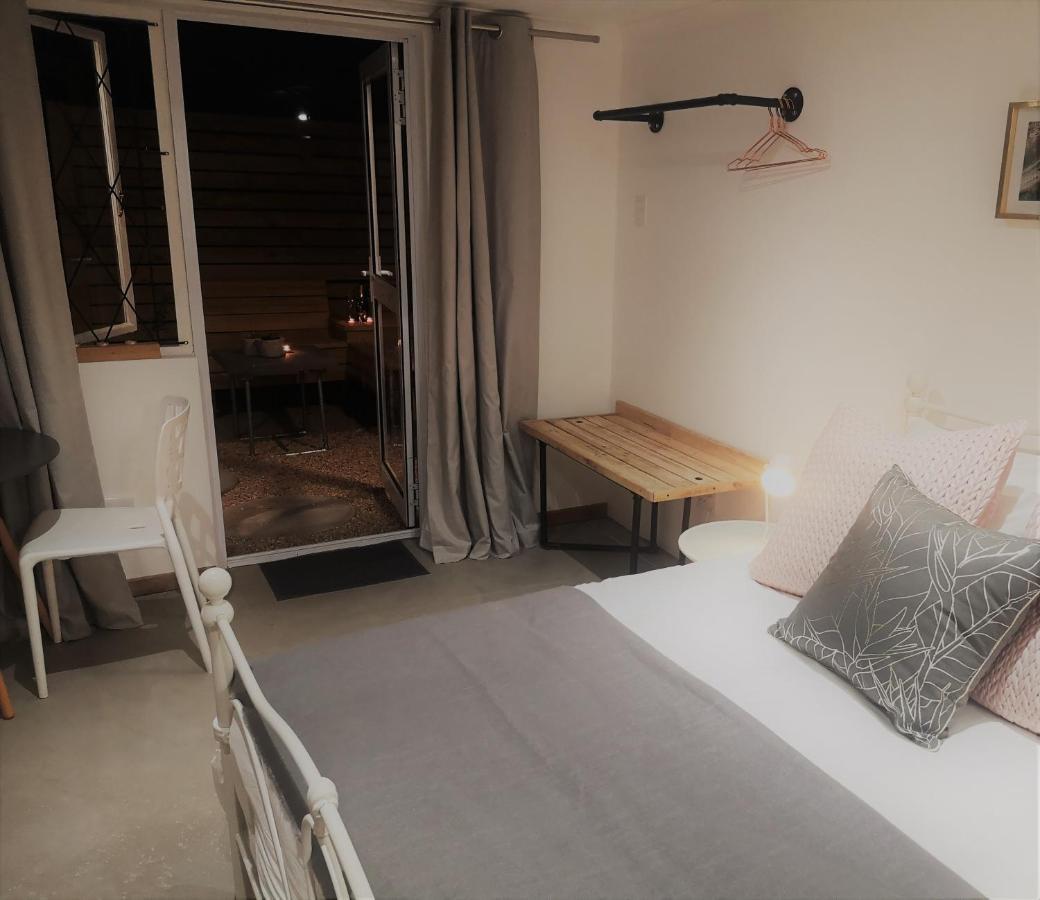 Secure, Private, Queen Room Close To Airport Port Elizabeth Eksteriør billede