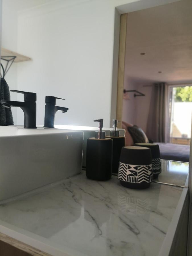 Secure, Private, Queen Room Close To Airport Port Elizabeth Eksteriør billede